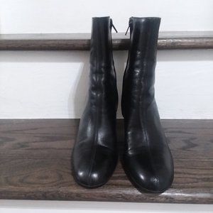 Black Gianni Bini Boots
